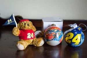 Jeff Gordon Christmas Ornament Set - Picture 1 of 6