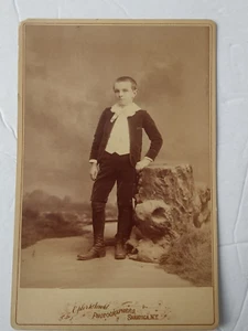 Vintage Schrankkarte Stehjunge von Epler & Arnold in Saratoga, New York - Bild 1 von 2