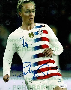 BECKY SAUERBRUNN SIGNED 8x10 U.S.A. WORLD CUP SOCCER Portland Thorns J.S.A. Cert - Picture 1 of 3