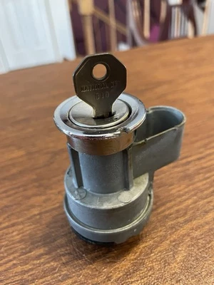 62-63-64-65 Cadillac Delco Remy Ignition Switch Preowned Working Key # 1116619￼￼ - Image 1 of 4