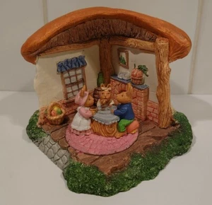 Vintage Silvestri Easter Decor, 3 Bunny Rabbits in a Mushroom House 4x4x4 EUC - Picture 1 of 7