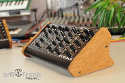 MFB Megazwerg Kraftzwerg Urzwerg Schlagzwerg Synth Filter Seitenteil Panel Stand - Bild 1 von 4