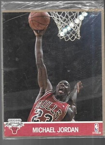 Michael Jordan (Chicago Bulls) NBA Hoops Action Photo (factory sealed) 1990 - Bild 1 von 2