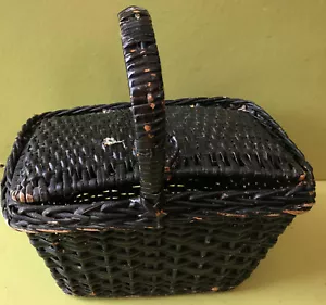 PETIT PANIER EN OSIER PEINT A COUVERCLE ET A ANSE - Foto 1 di 6
