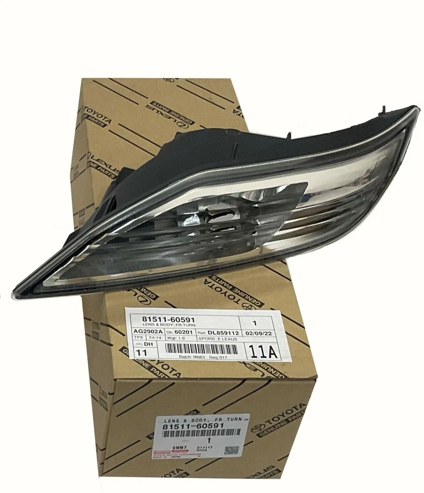 LEXUS OEM FACTORY PASSENGER SIDE FRONT TURN SIGNAL LAMP HOUSING 2017-2019 GX460  - Image 1 of 1