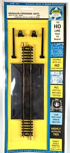 Vintage HO AHM 2527 Rerailer Crossing Gate Train Track NIP - Picture 1 of 3