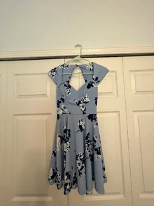 B Darlin Damen blau Blumen Stretch tailliert Flügelärmel Minikleid Junior 0 - Bild 1 von 5