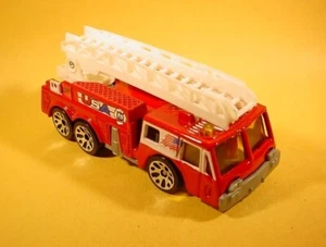 MATCHBOX RED EXTENDING LADDER FIRE ENGINE MB18-C52 LOOSE - Picture 1 of 2