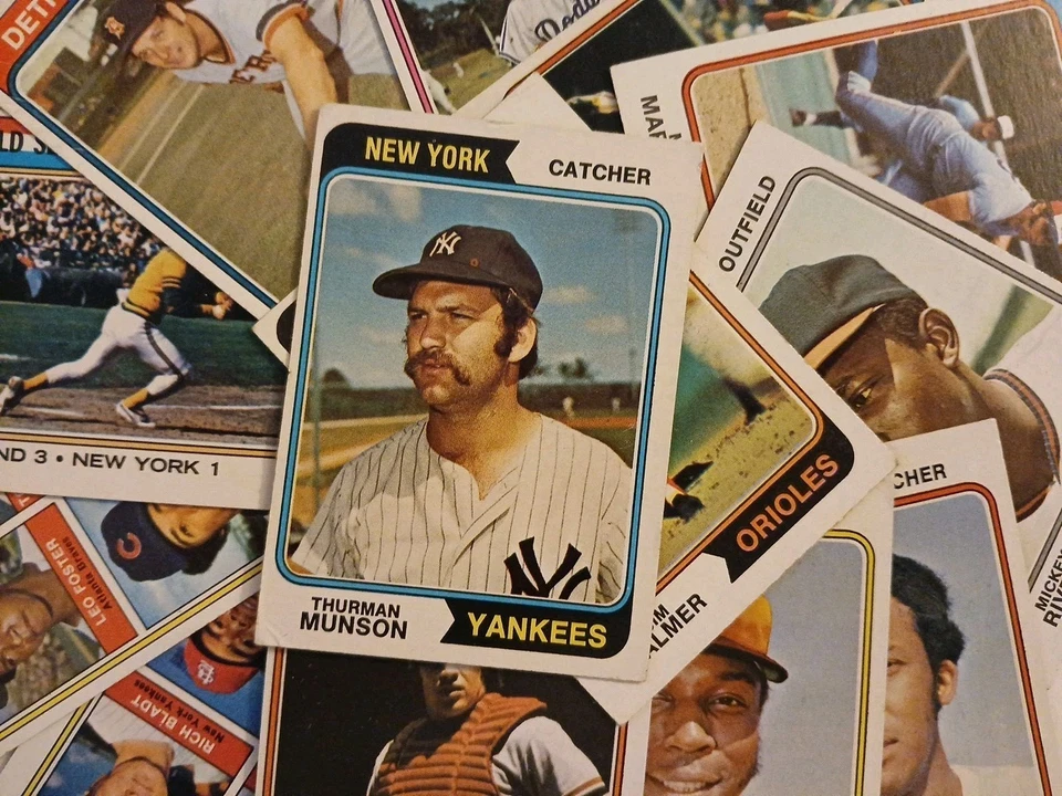 1974 Topps Baseball Cards 221-440 - Image 1 of 1