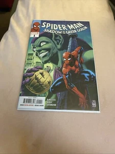 MARVELSPIDERMANSHADOWofTHEGREENGOBLIN#1NMBAGGED&BOARDED4/3/2024NM+BAGGED&BOARDED - Bild 1 von 14