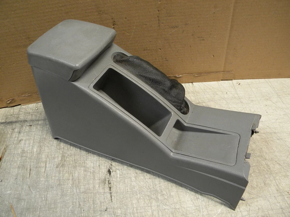 Daewoo Nubira 2000 consola central reposabrazos cubículo transmisión automática gris  Foto 1 de 4