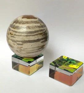 Regenbogenglasständer für Edelsteinkugeln Amethyst Selenit Regenbogenglasständer. - Bild 1 von 12