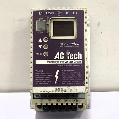 UNIDAD INVERSORA ESTÁNDAR LENZE AC TECHNOLOGY SL205S 0,5 CV Foto 1 de 4