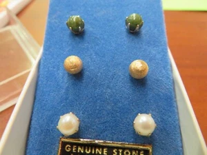 Three 3 pair 14kt GOLD pierced e/r set Pearl Jade Ball type studs w/backs - Bild 1 von 8