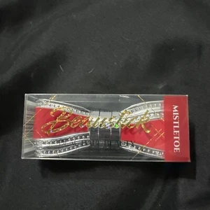 Lápiz labial Beaustick Ultra crema “Mistletoe” (rojo) de Beau Baby Beauty, nuevo en caja - Imagen 1 de 2