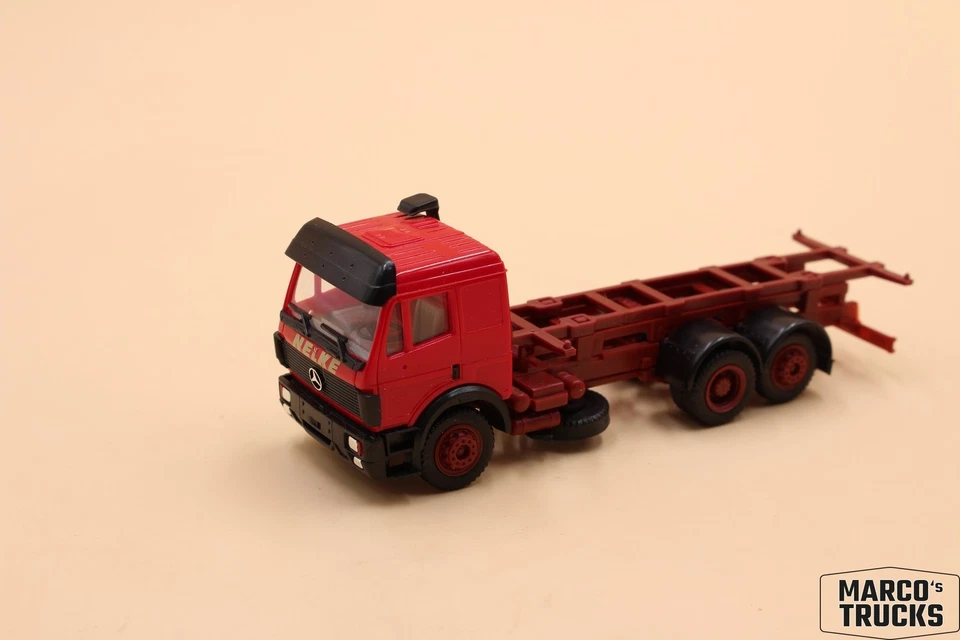 Herpa MB Mercedes SK88 Wechselbrückenmotorwagen „Nelke“ 1:87 /H24976 - Bild 1 von 1