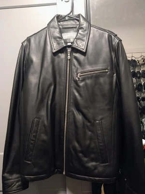 Jaqueta preta Michael Kors masculina tamanho S 100% couro genuíno zíper completo  - Imagem 1 de 4