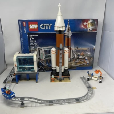 LEGO City 60228 - Deep Space Rocket and Launch Control - inComplete set  - Image 1 of 4