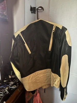 Chaqueta de cuero Harley Davidson para mujer Foto 1 de 4