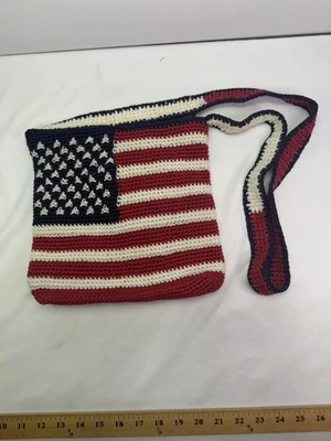 Bolso Cartera The Sak Rojo Blanco Azul Bandera Americana Crochet Tejido 4 de Julio Independencia Foto 1 de 4