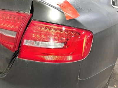 Lámpara trasera lateral pasajero Rh 2014 S4 Audi Sku#3977796 Foto 1 de 4