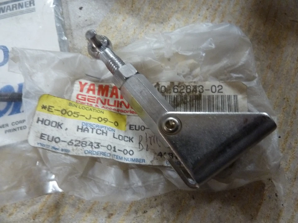 Yamaha Waverunner 500 1989 OEM gancho de bloqueo de escotilla EU0-62843-01-00 Foto 1 de 1