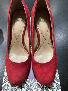 Red Isola suede pumps womens size 6. Very Gently Used - Picture 1 of 7