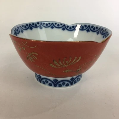 Tazón pequeño de porcelana japonesa Kobachi rojo blanco patrón de flores Sometsuke PP561 Foto 1 de 4