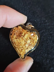 24K Gold Leaf Flakes Glass Encased Witch's Heart Pendant Charm Mint W/ Bail USA - Picture 1 of 3
