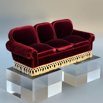 Sofá acolchado Bespaq Davenport sofá terciopelo de seda de colección miniatura casa de muñecas 1:12 Foto 1 de 4