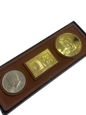 John F. Kennedy Gold Plated Commemorative Set with 1971 Kennedy Coin - Image 1 of 2