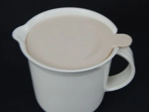 Vintage Tupperware Creamer ~ Beige/Light Pink - Picture 1 of 11