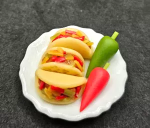 Dollhouse Miniature 3 TACOS & 2 PEPPERS Porcelain Plate Groceries Food Prop 1:12 - Picture 1 of 3