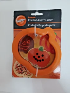 Wilton Halloween PUMPKIN Comfort-Grip Cookie Cutter New in Packaging With Recipe - Picture 1 of 4