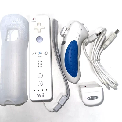 OEM Nintendo Wii Game & Intel Nunchuck Wireless Remote Controller & Case Lot - Image 1 of 4
