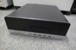 HP EliteDesk 705 G4 SFF 4PG31UT#ABA 256 GB NVME 8 GB Ram Win 11 Pro DVD Rom - Foto 1 di 1