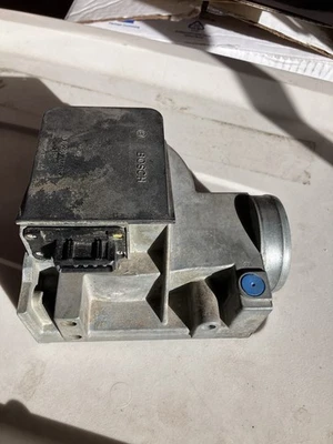 Medidor de flujo de aire másico BMW E30 325i is Bosch MAF 0280202082 1987-1993 OEM Alemania  Foto 1 de 4