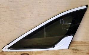 REAR RIGHT PASSENGER SIDE OEM QUARTER WINDOW GLASS Fits 2021 - 2023 KIA SORENTO - Picture 1 of 7