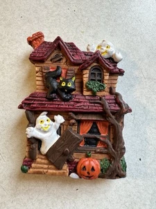 Halloween Haunted House Fridge Magnet - Picture 1 of 6