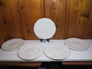 Set 5 Gibson Scarborough 10 3/4" weiß Essteller geprägt Schnörkel Rand neuwertig - Bild 1 von 6