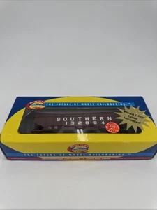 HO SCALE SOUTHERN 132894 40' WOOD CHIP HOPPER WITH LOAD ATHERAN RTR 95666 - Picture 1 of 6