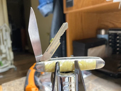 NAVAJA DE BOLSILLO PLEGABLE VINTAGE AUTO GM CAR KEY Foto 1 de 4