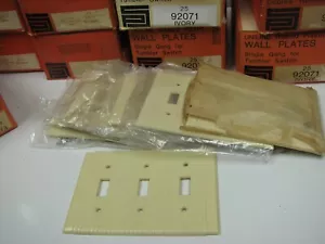 3 gang tripple switch cover P&S Pass & Seymour UNILINE Ivory ribbed  92073 - Picture 1 of 8