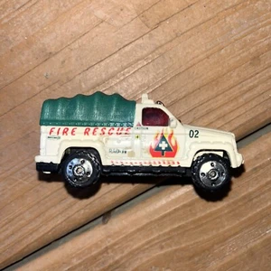 2000 MATCHBOX Fire Rescue 02 TrooP Carrier Truck Mattel - Picture 1 of 5