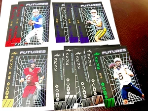 11 2024 Leaf Futures  FOOTBALL SILVER PURPLE /49 RED/199 LOT GREENE MOSS DANIELS - Foto 1 di 1