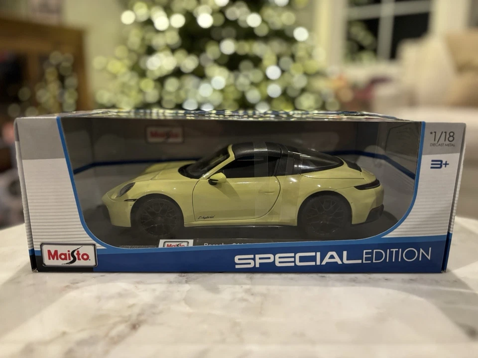 Maisto Porsche 911 Targa 4 GTS (992.2) | 1:18 Yellow | Free Shipping!! - Image 1 of 1