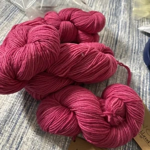 Manos Silk Blend Yarn 4 Skeins - Picture 1 of 5