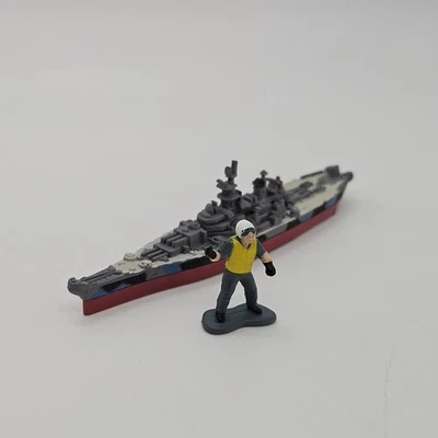 Micro Máquinas Militar Clase Iowa Acorazado Barco Terror Tropas Incluye Figura Foto 1 de 4