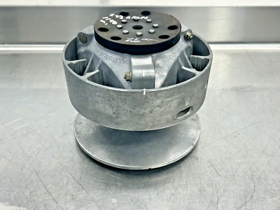 2002 Ski-Doo Grand Touring 500 TRA 3 PRIMARY DRIVE SHEAVE CLUTCH 1146 MILES Foto 1 de 4