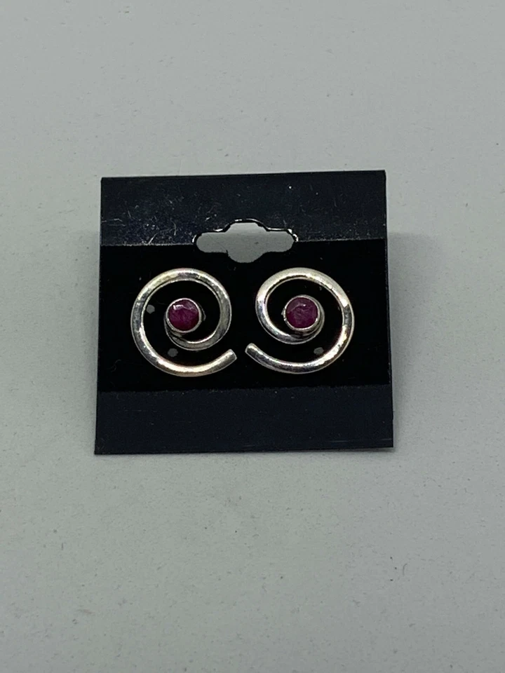 Aretes espirales de plata de ley con piedras preciosas de rubí natural Foto 1 de 1